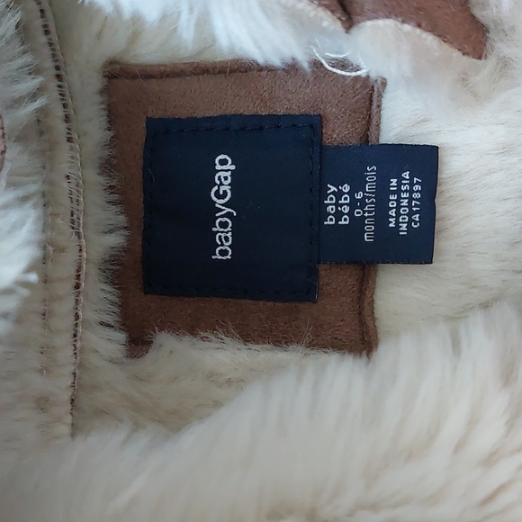 Baby Gap Bunting - 0-6 months Tan Suede with Sherpa Lining - Picture 2 of 4